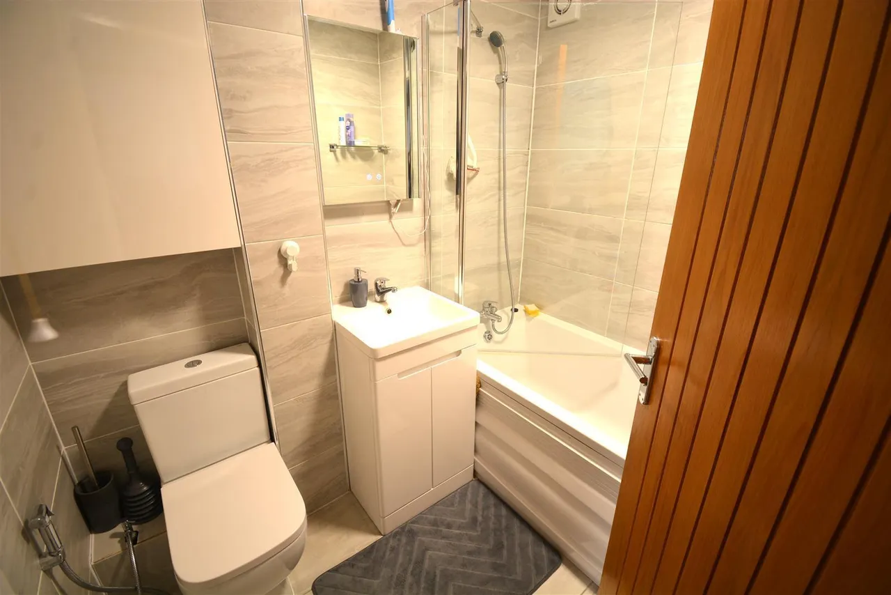 Old Park Mews, Heston, photo 7