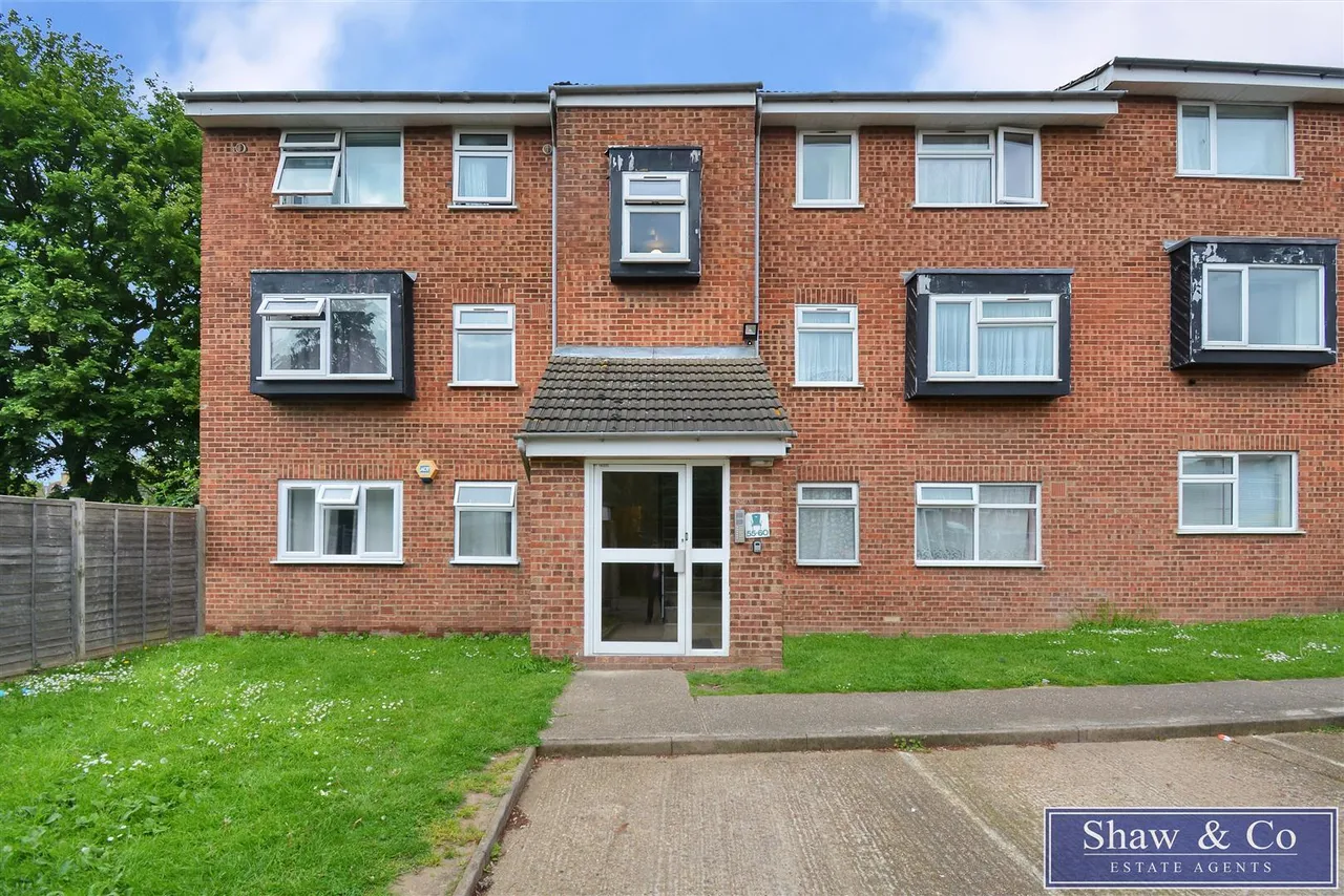 2 bed flat to rent, Old Park Mews, Heston