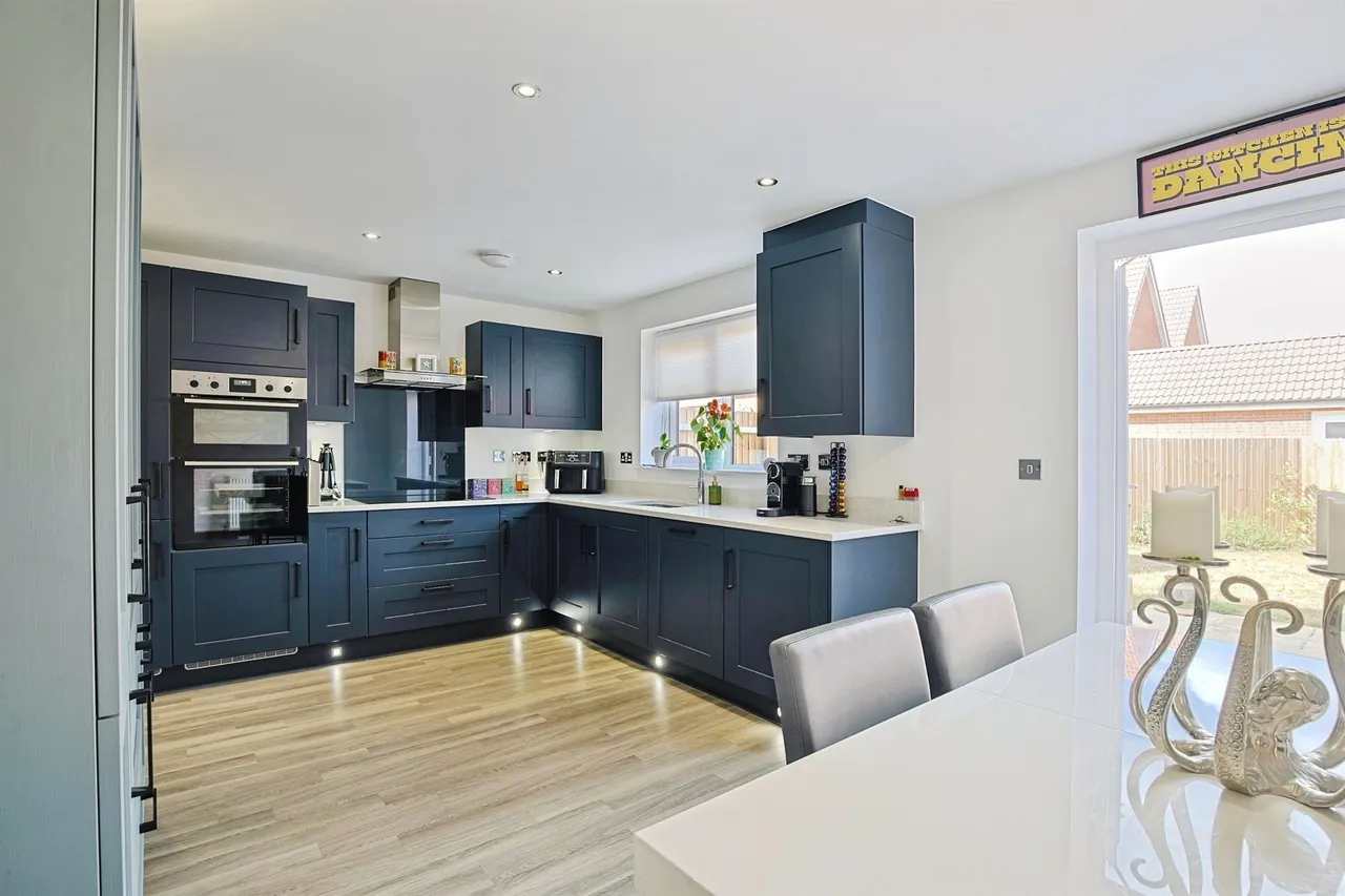 Rawlinson Crescent, Bury St. Edmunds, photo 2
