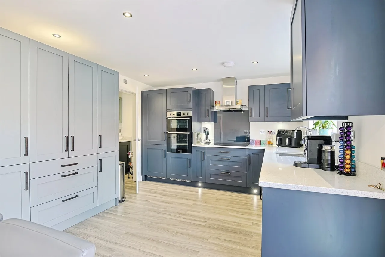 Rawlinson Crescent, Bury St. Edmunds, photo 4