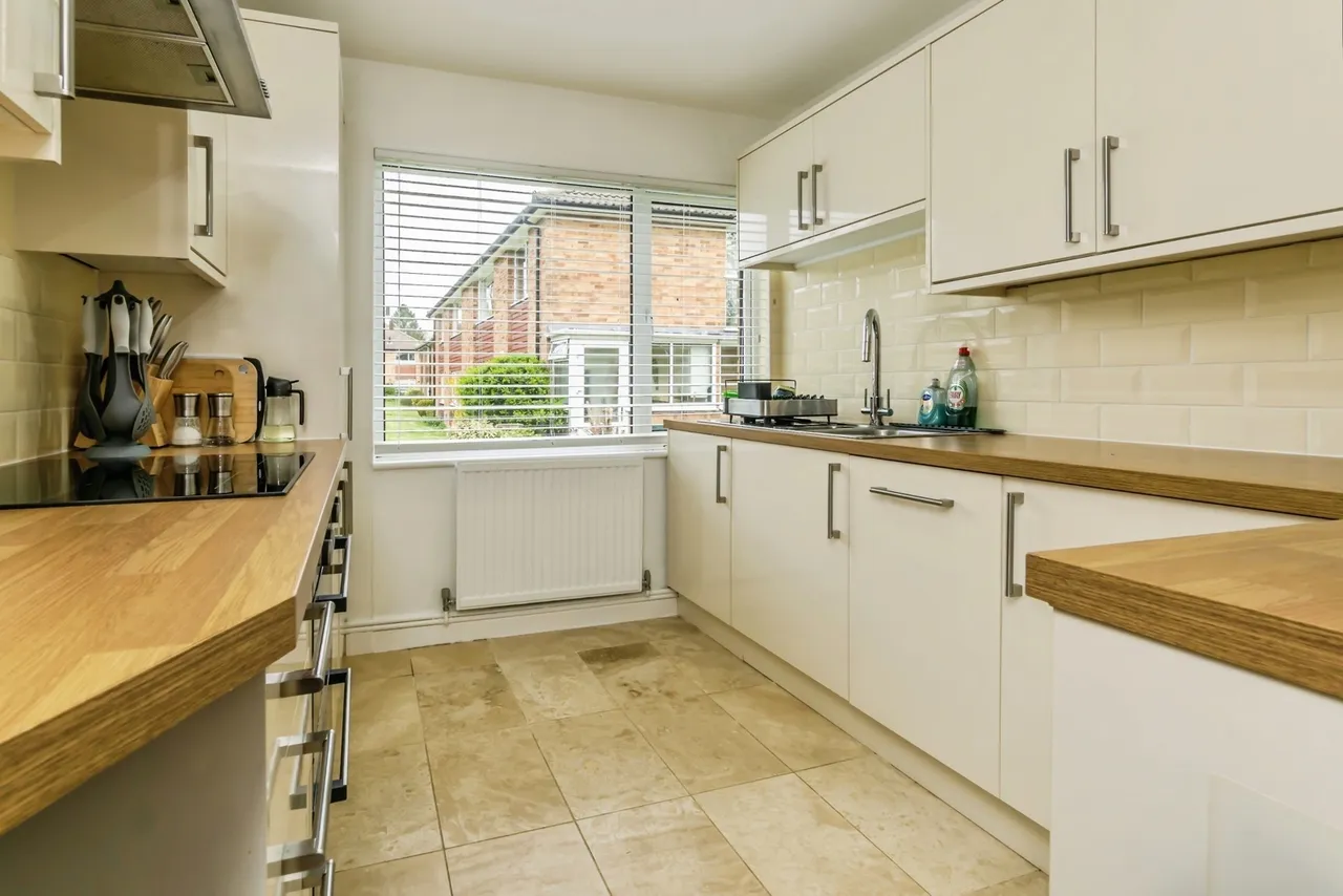Furrows Place, Caterham, Surrey, CR3, photo 13