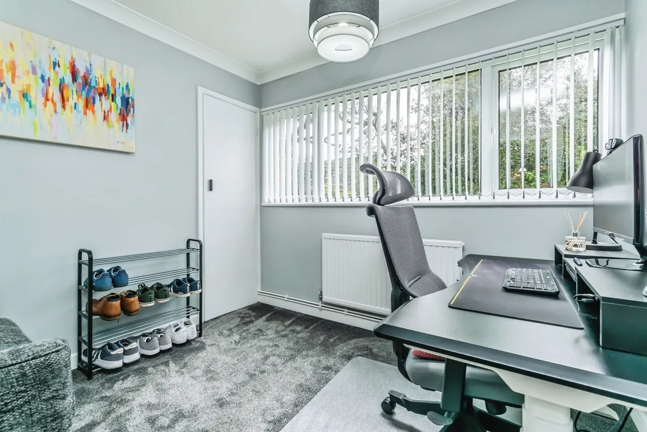 Furrows Place, Caterham, Surrey, CR3, photo 8