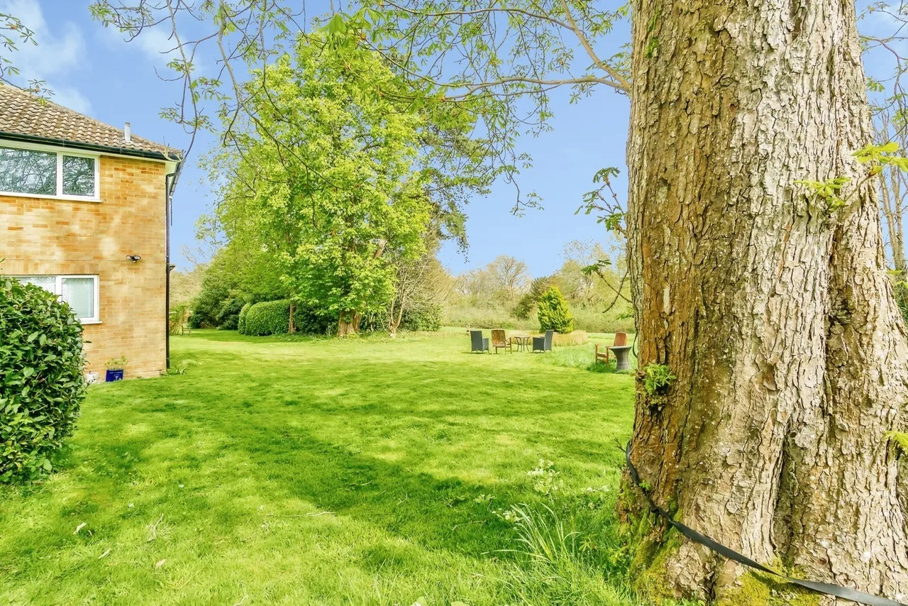 Furrows Place, Caterham, Surrey, CR3, photo 12