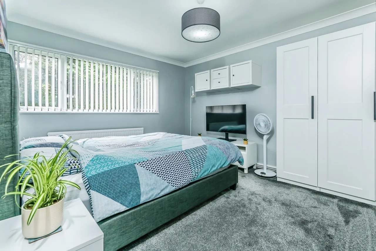 Furrows Place, Caterham, Surrey, CR3, photo 4