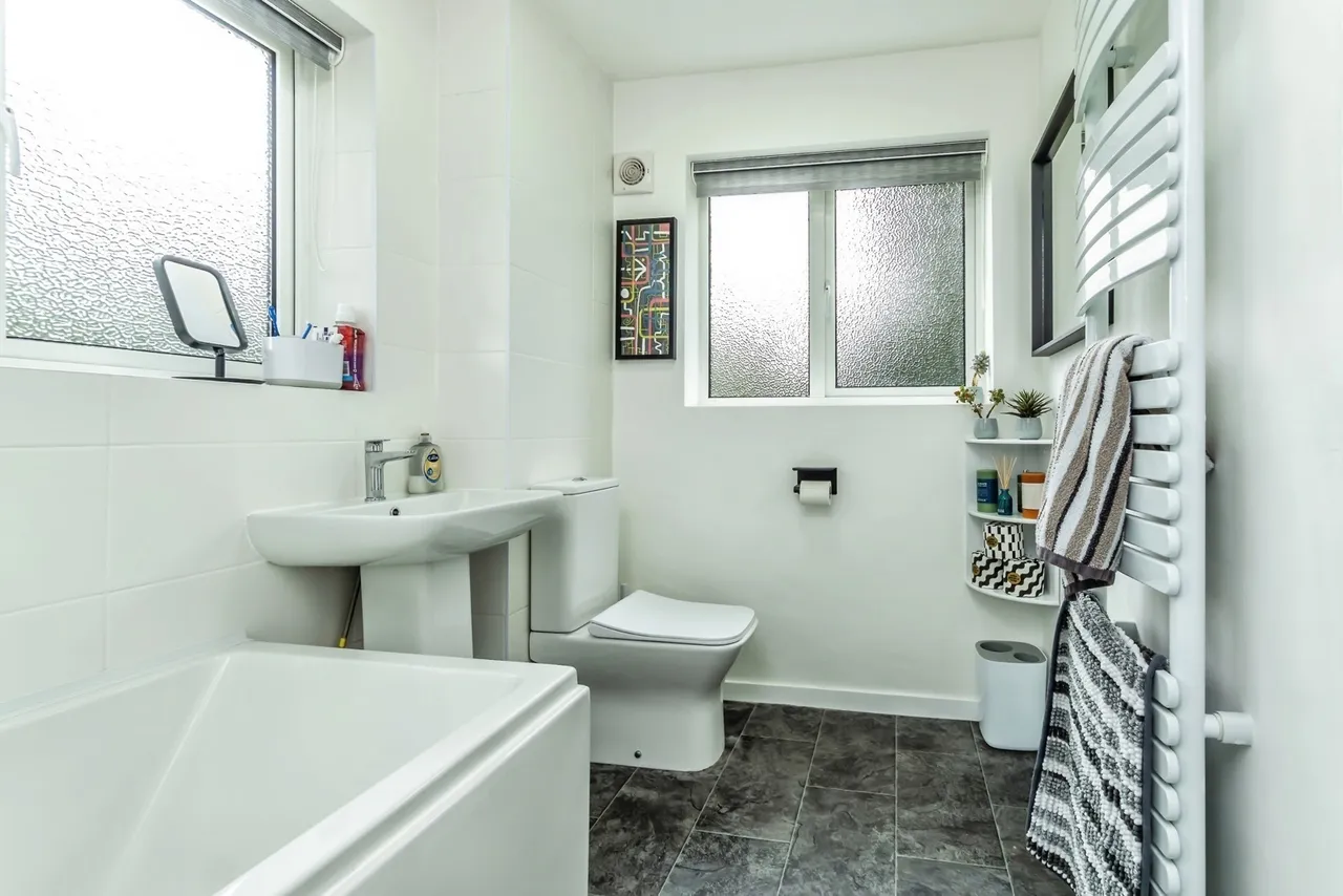 Furrows Place, Caterham, Surrey, CR3, photo 10