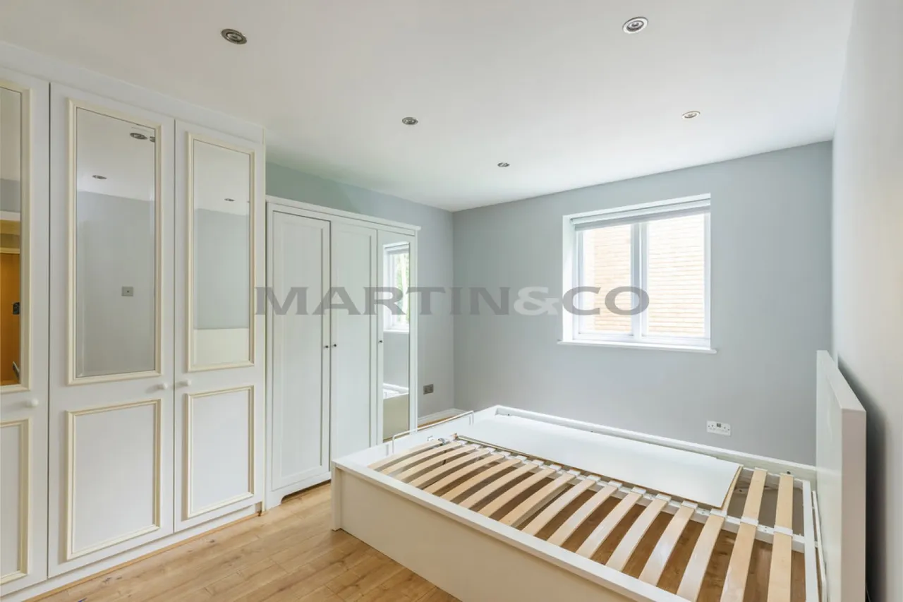 Dickens Court, Wanstead, photo 6