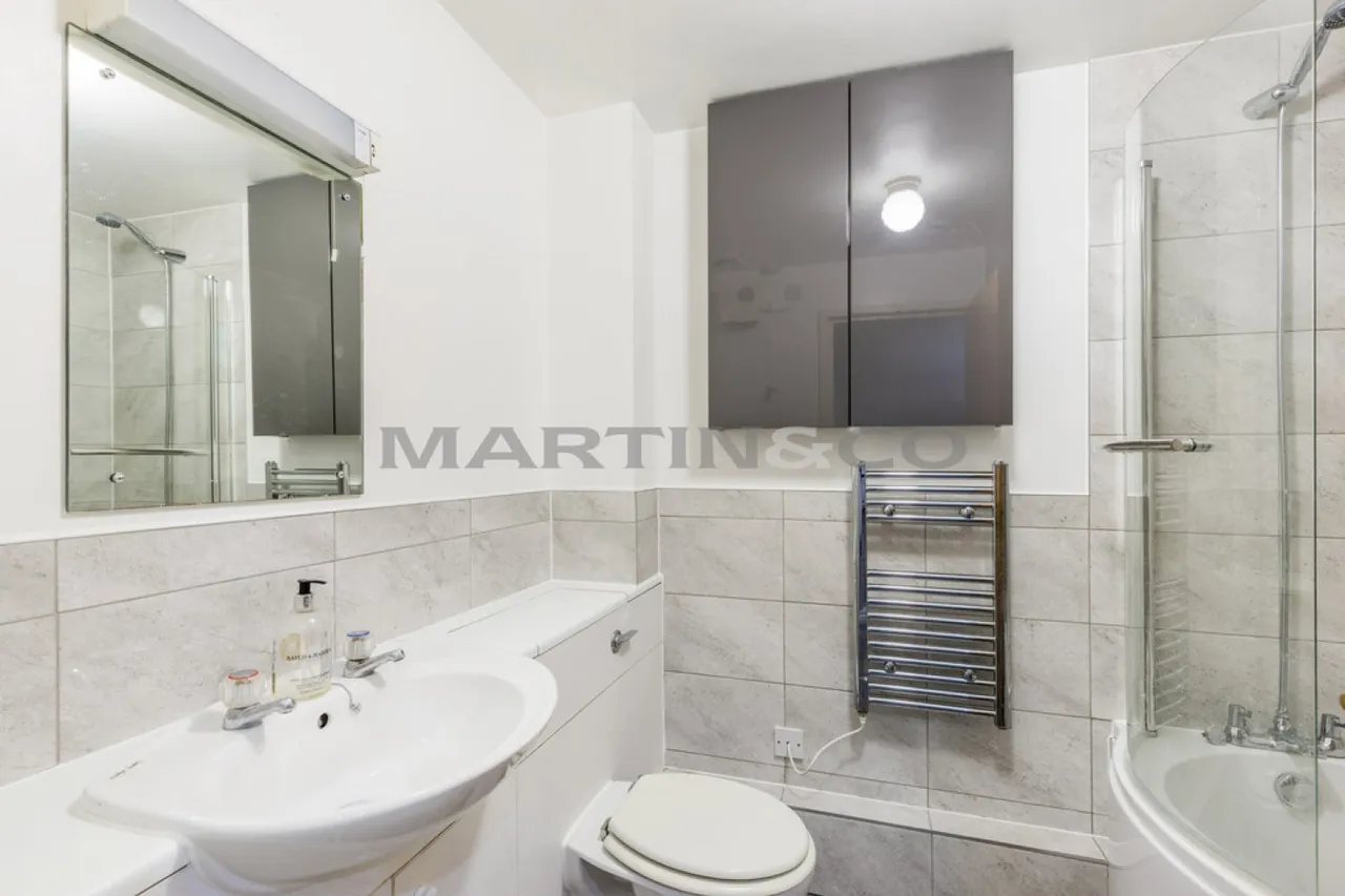 Dickens Court, Wanstead, photo 4