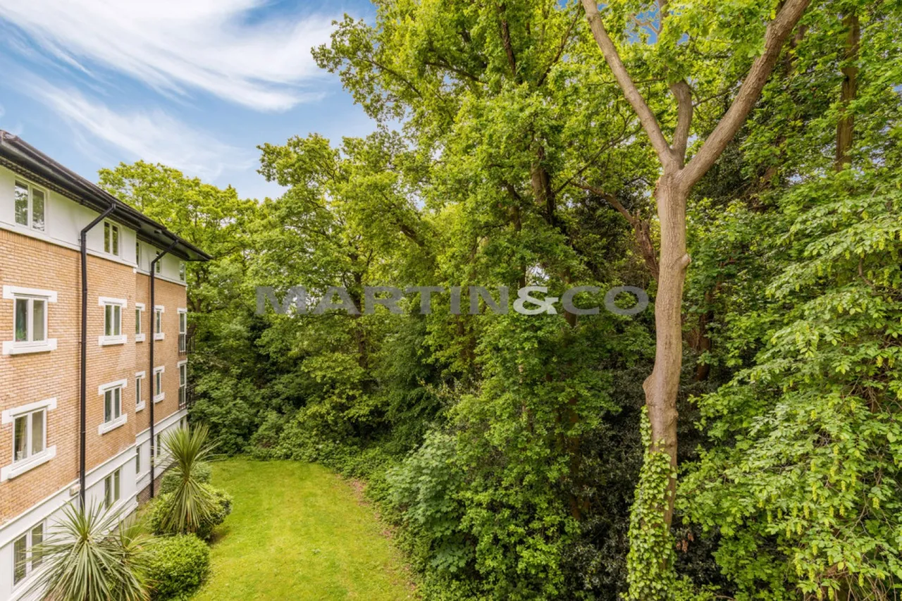 Dickens Court, Wanstead, photo 10
