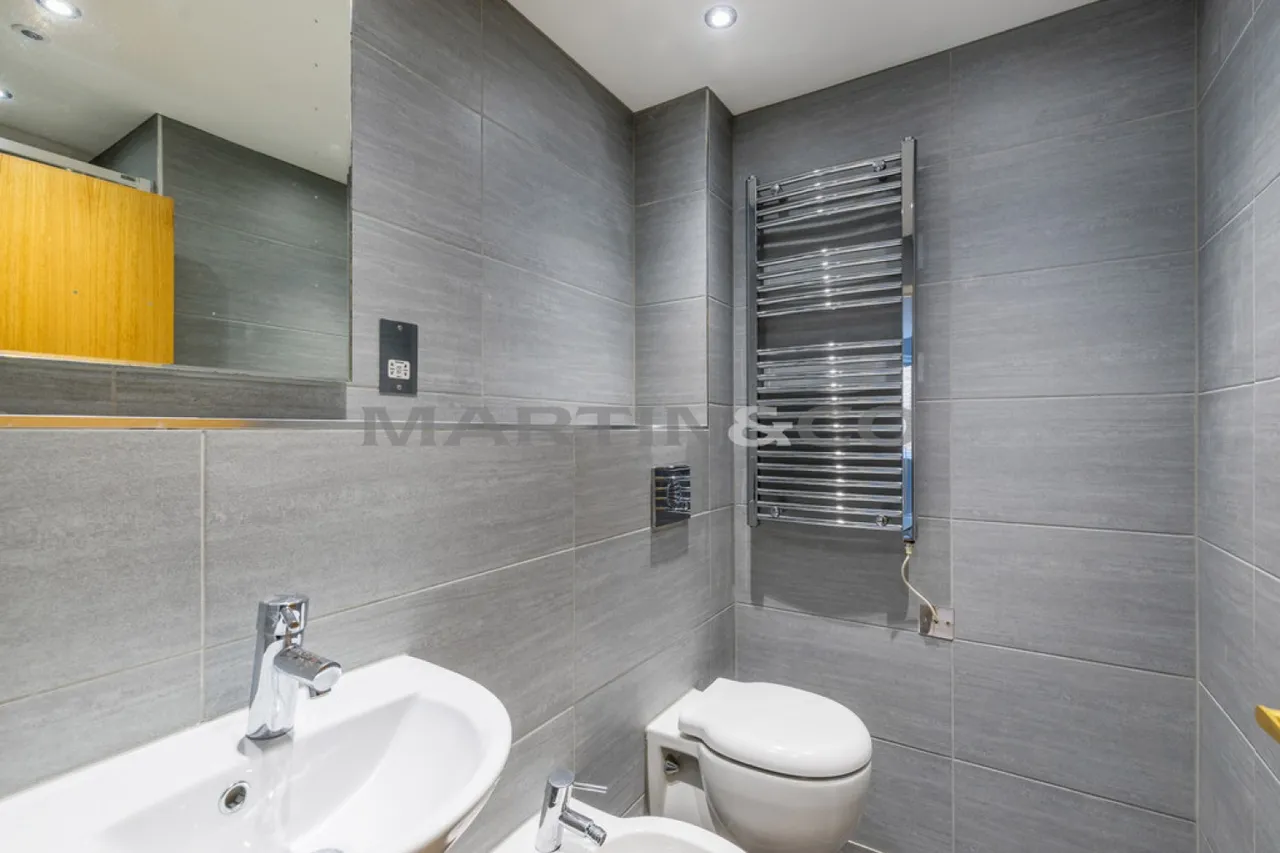 Dickens Court, Wanstead, photo 8