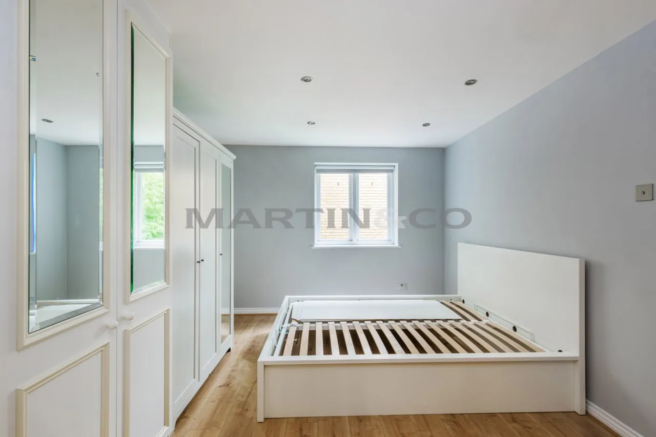 Dickens Court, Wanstead, photo 7