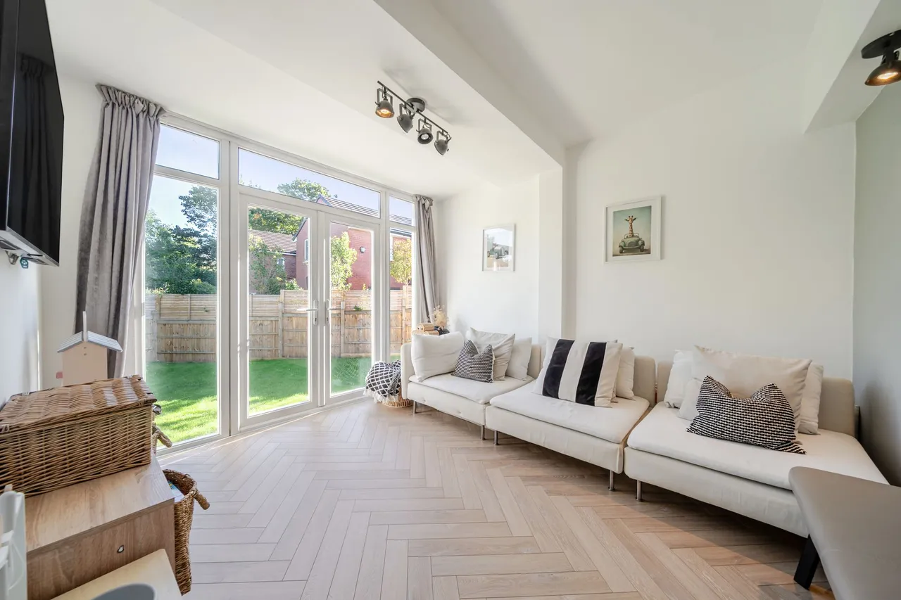 Lancaster Road, Wilmslow, photo 11