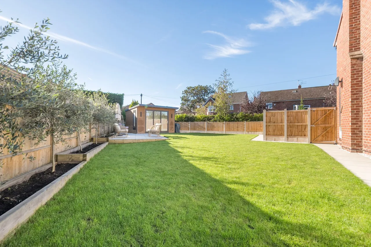 Lancaster Road, Wilmslow, photo 23
