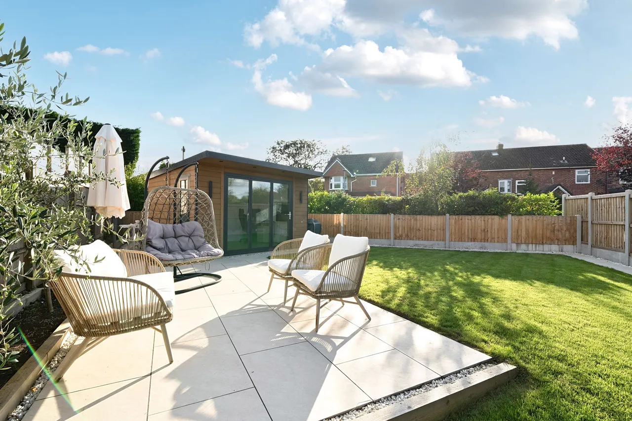 Lancaster Road, Wilmslow, photo 25