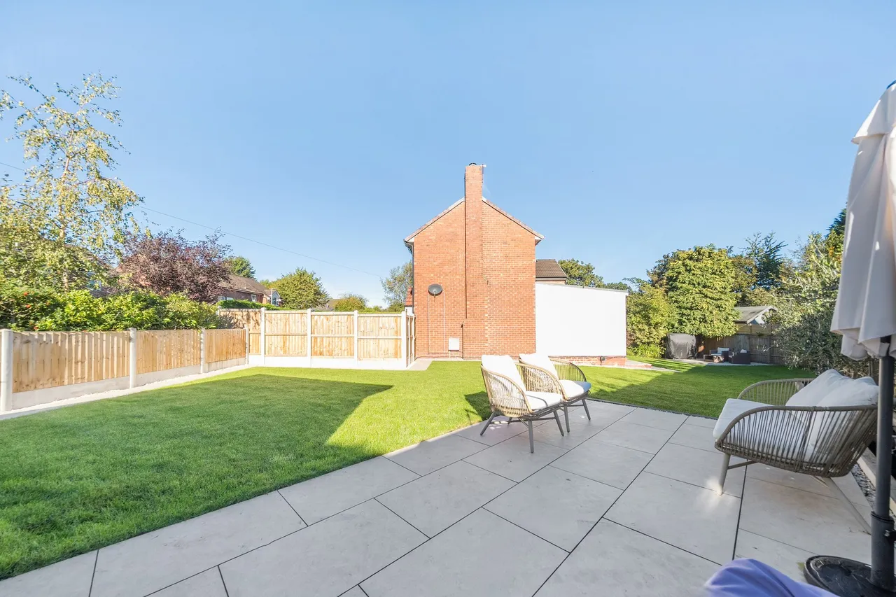 Lancaster Road, Wilmslow, photo 24