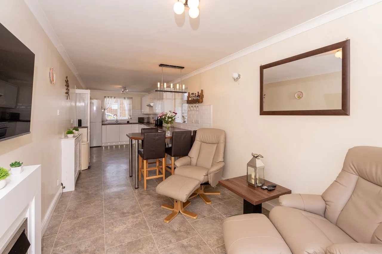 Furzeland Drive, Sketty, SA2, photo 9