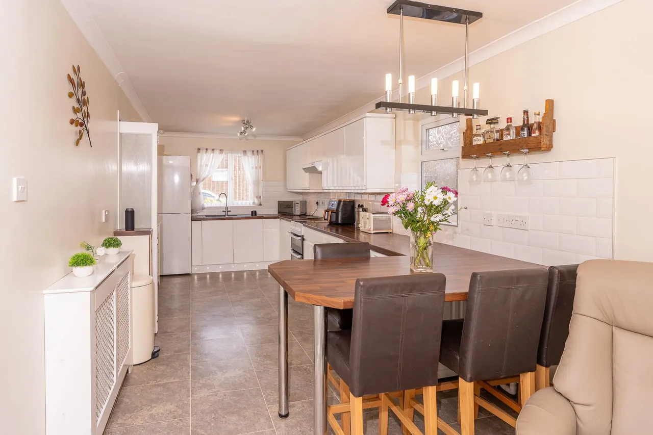 Furzeland Drive, Sketty, SA2, photo 7
