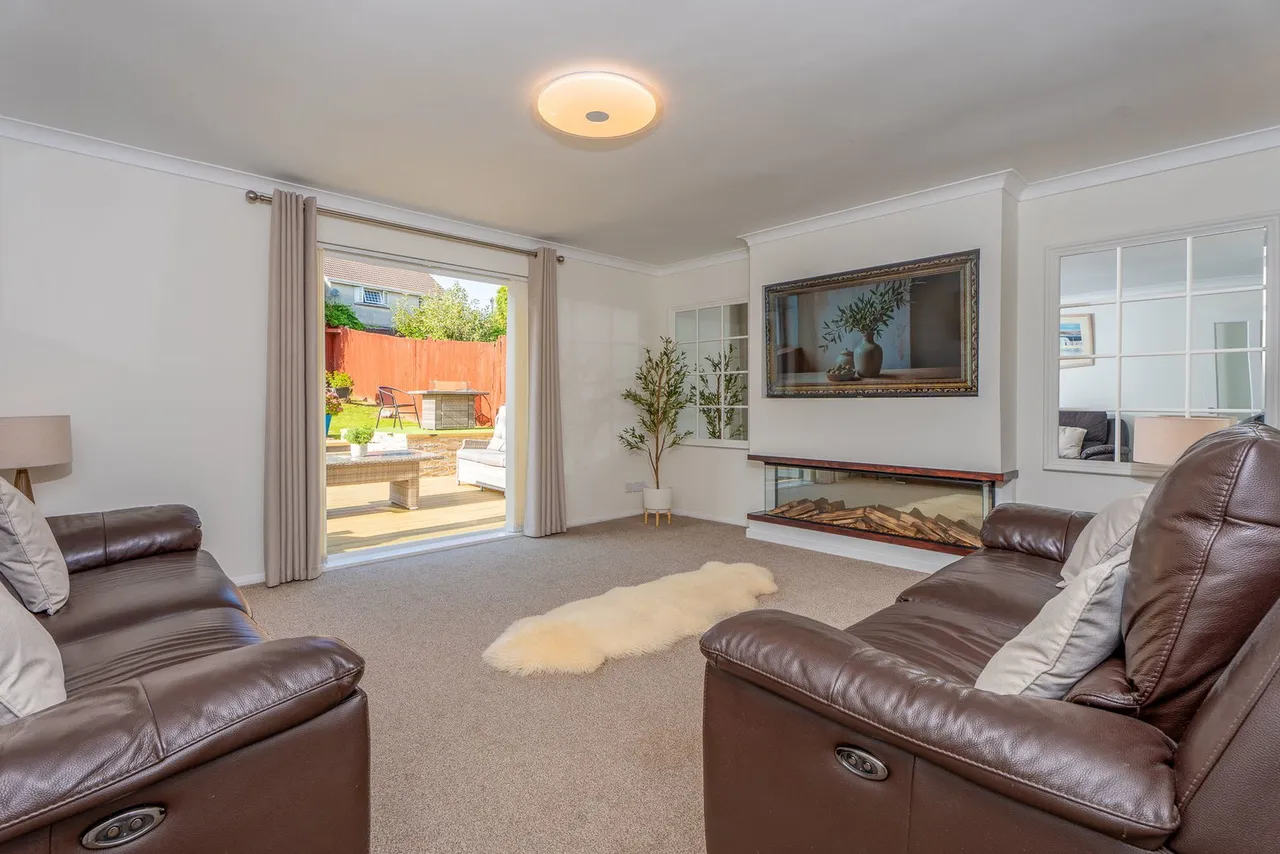 Furzeland Drive, Sketty, SA2, photo 11