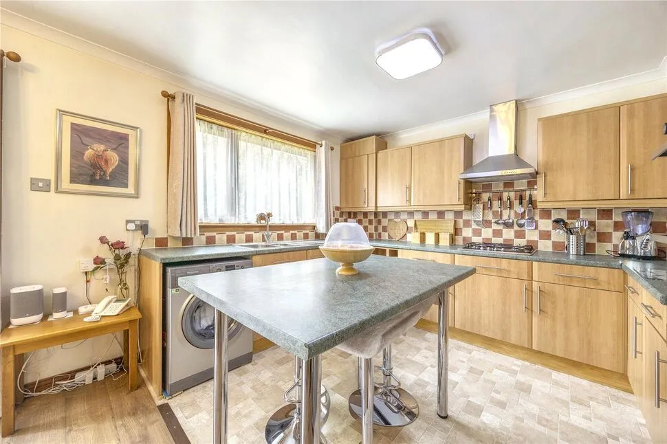 Neilson Court, Blackburn, EH47, photo 4