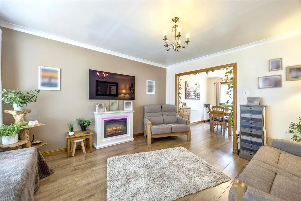Neilson Court, Blackburn, EH47, photo 3