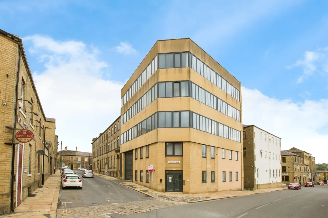 1 bed flat for sale — King Cross Street, Halifax