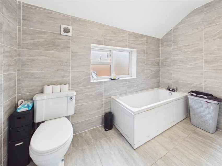 Elmbridge Road, Gloucester, photo 16