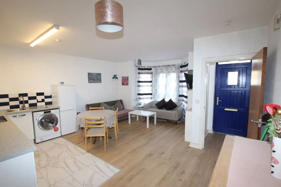Springfield Road, Belfast, BT12, photo 6