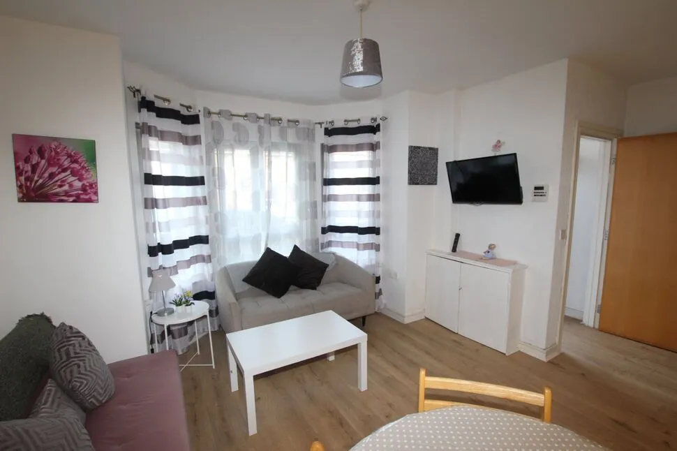 Springfield Road, Belfast, BT12, photo 5