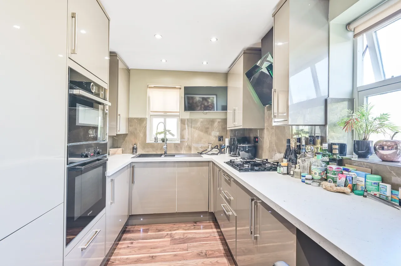 1 Sycamore Court, 203 Great North Way, London, photo 4