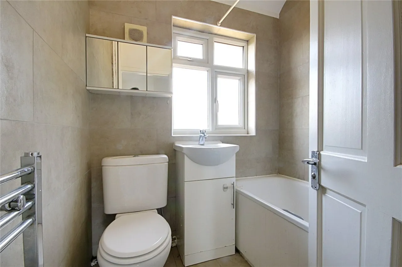 Cambourne Avenue, London, photo 11