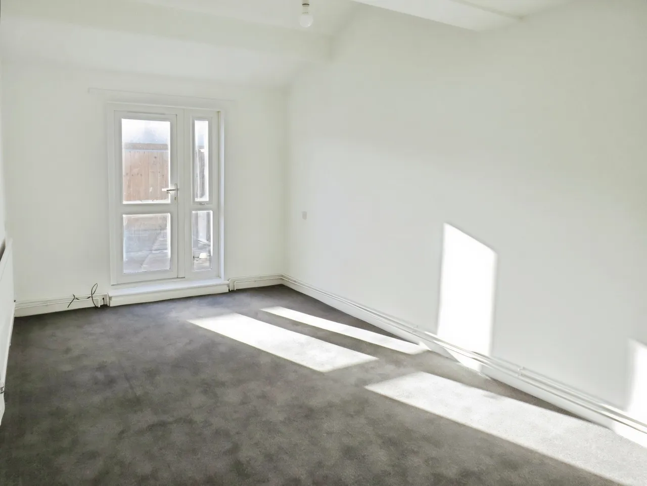 Rent Includes Gas Water Supply PETERBOROUGH, PE2, photo 3