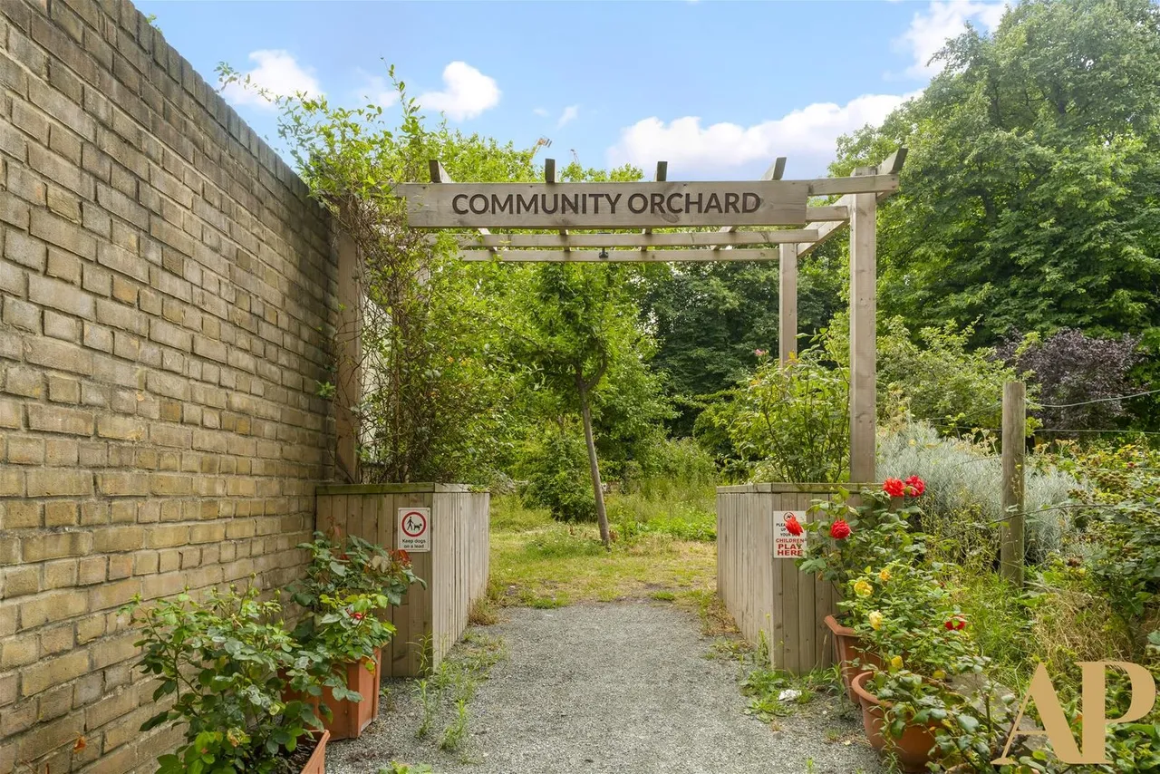 Stockholm House Swedenborg Gardens, London E1 8HR, photo 13