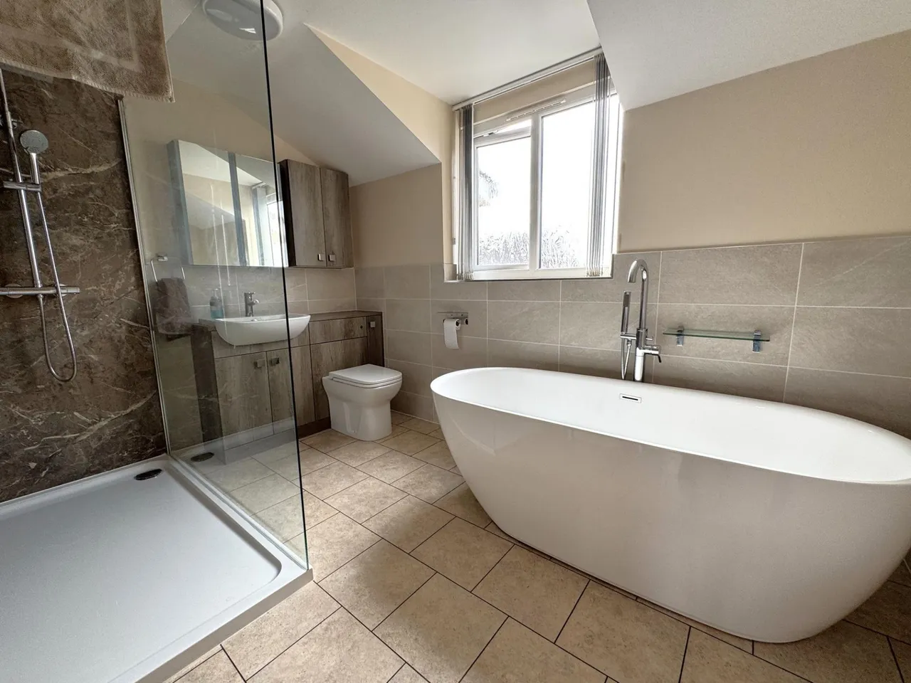 Holme Farm Avenue, Burton-On-Trent, DE15, photo 10
