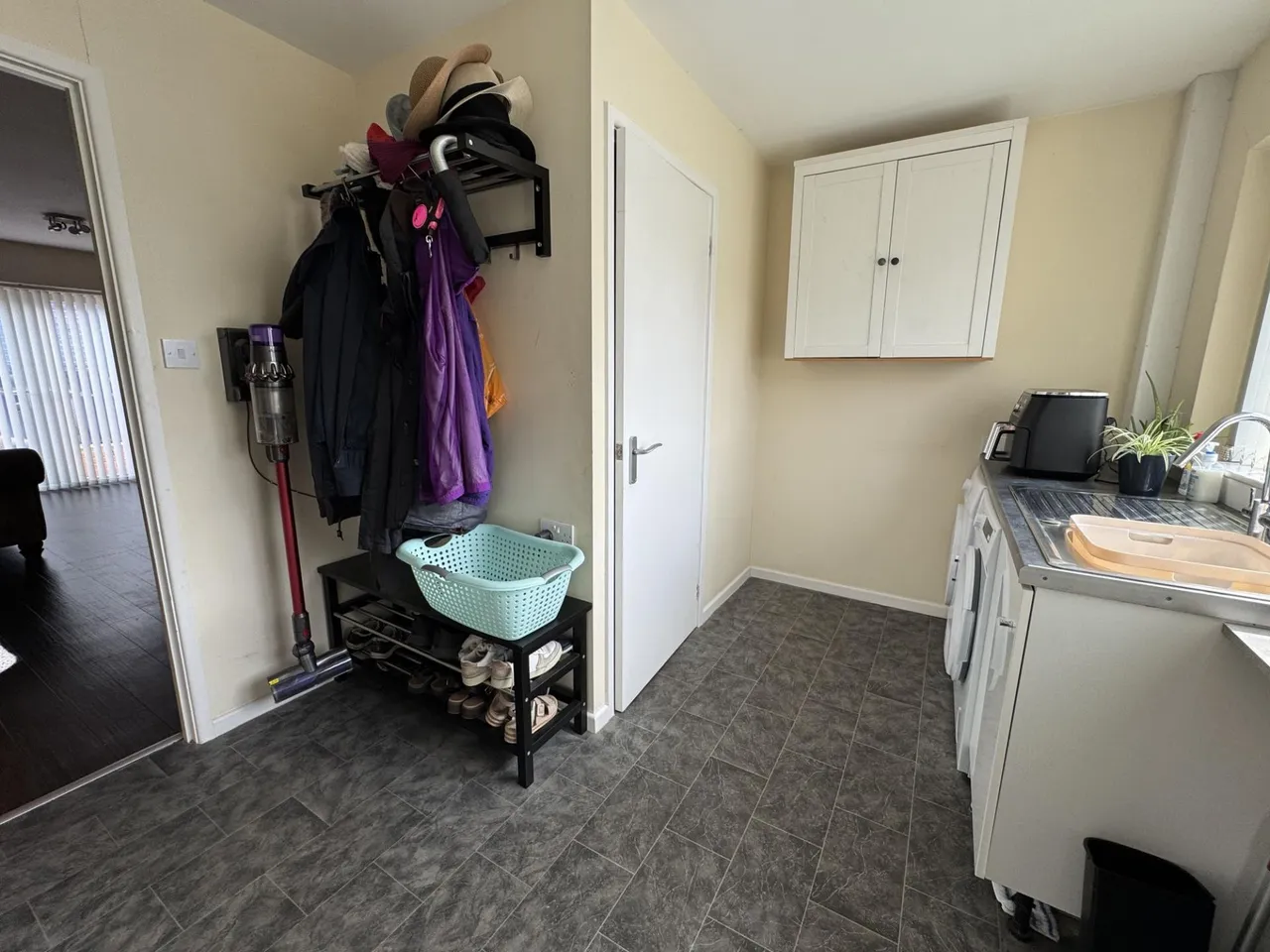 Holme Farm Avenue, Burton-On-Trent, DE15, photo 6