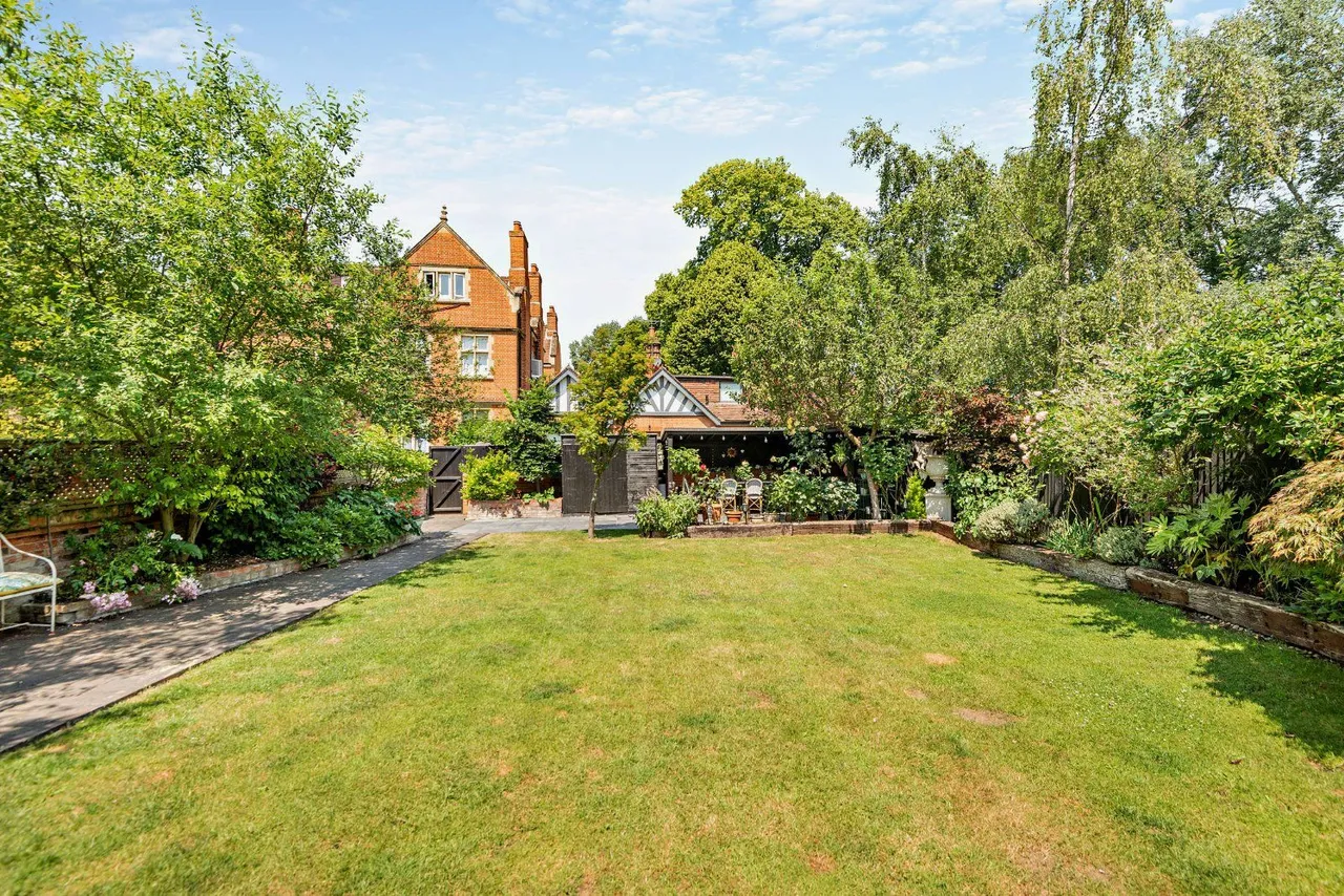 Sutherland Grange, Maidenhead Road, Windsor, Berkshire, SL4 5TN, photo 4