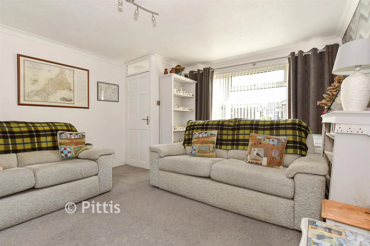 Central Way, Sandown, PO36, photo 4