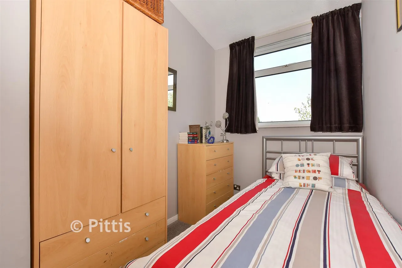 Central Way, Sandown, PO36, photo 9