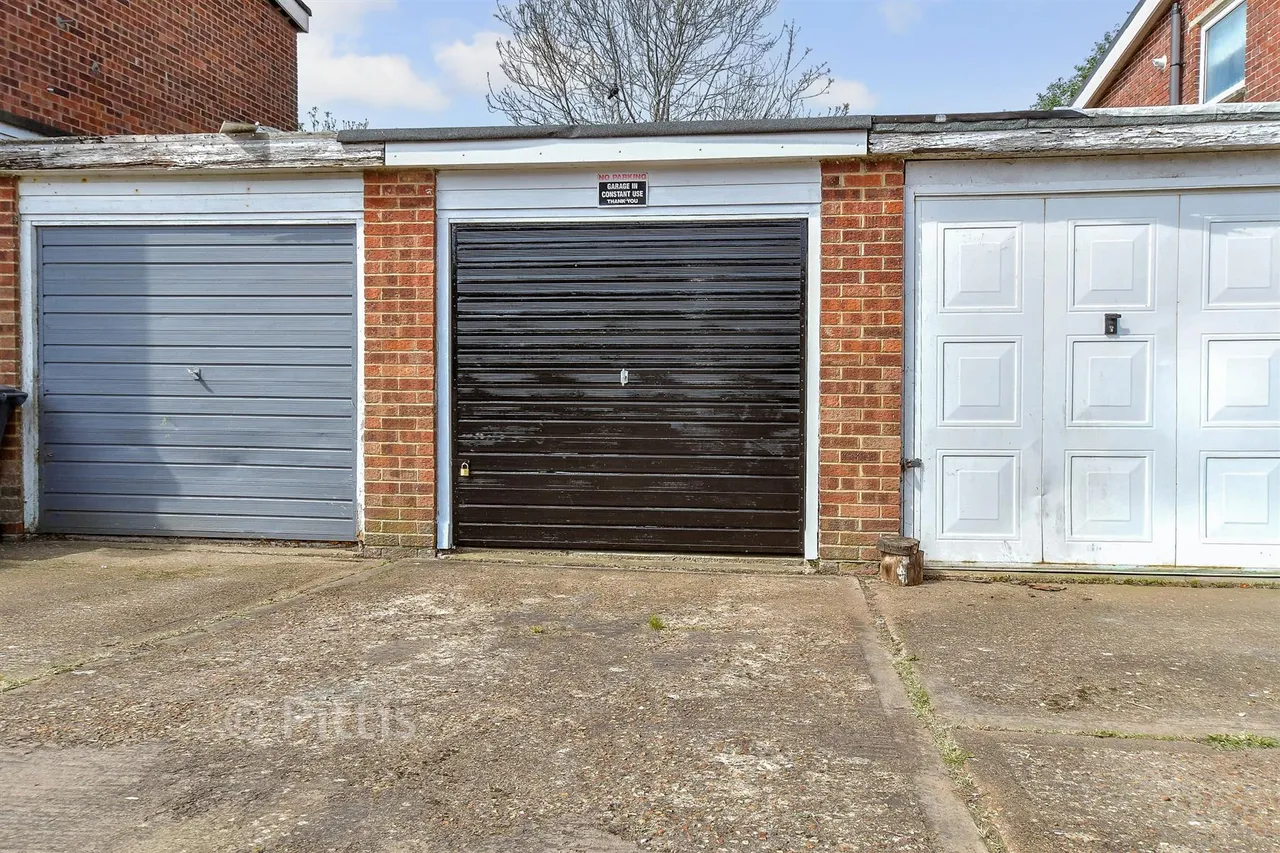 Central Way, Sandown, PO36, photo 12