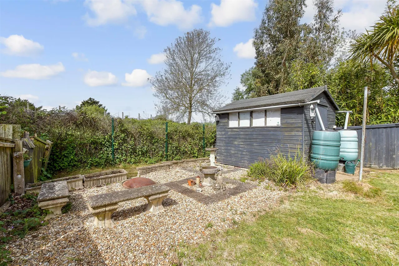 Central Way, Sandown, PO36, photo 13