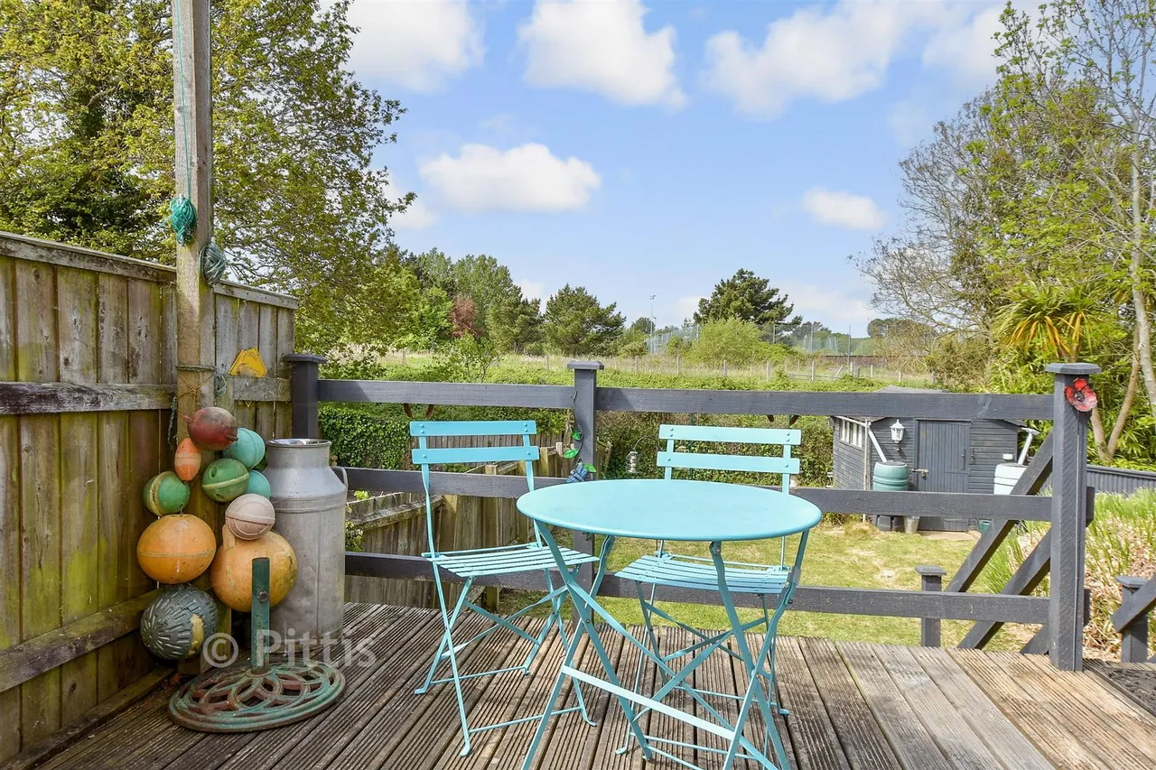 Central Way, Sandown, PO36, photo 14