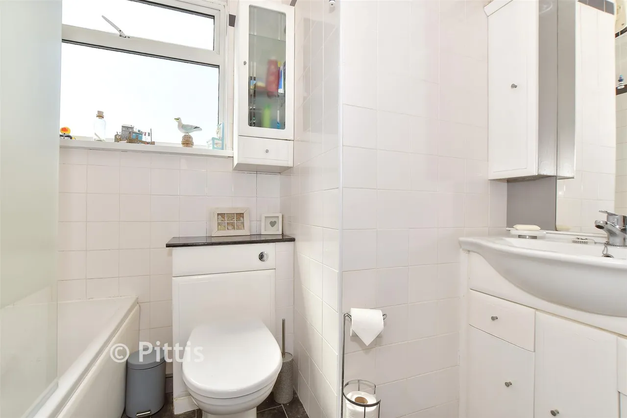 Central Way, Sandown, PO36, photo 10
