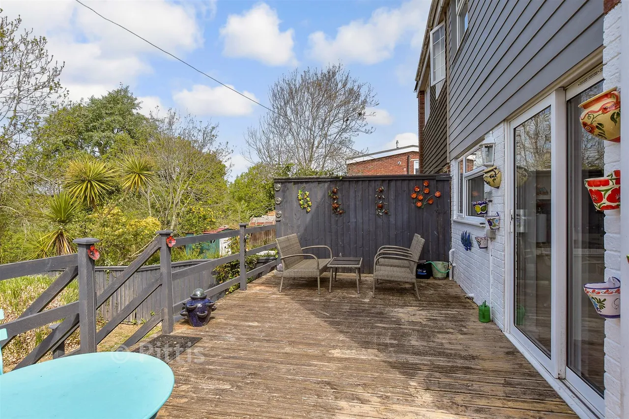 Central Way, Sandown, PO36, photo 15