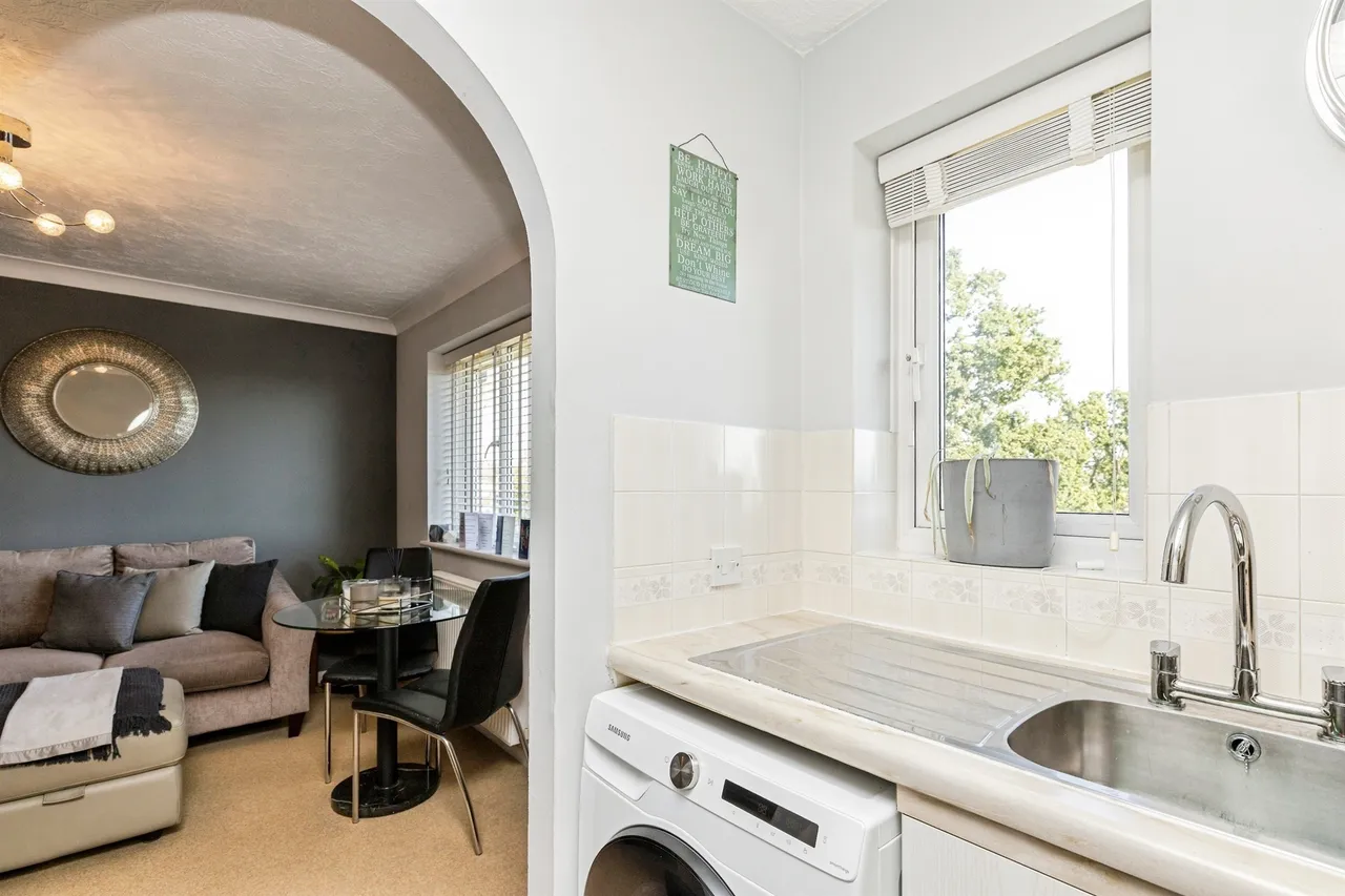 Chetwood Road, Crawley, RH11, photo 8