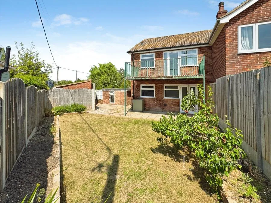 Point Clear Road, St. Osyth, CO16, photo 8