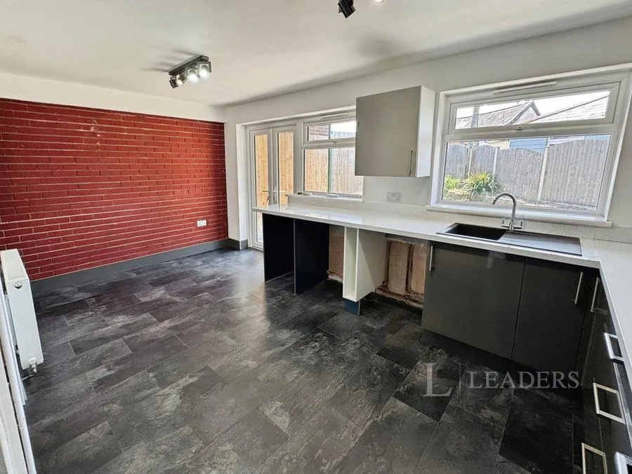 Point Clear Road, St. Osyth, CO16, photo 4