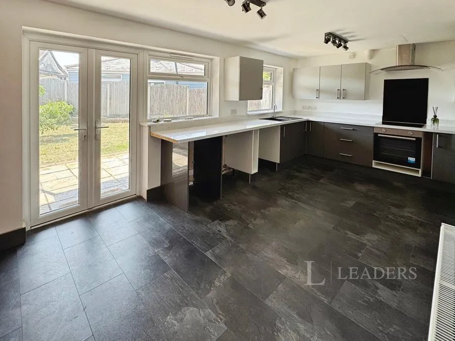 Point Clear Road, St. Osyth, CO16, photo 7