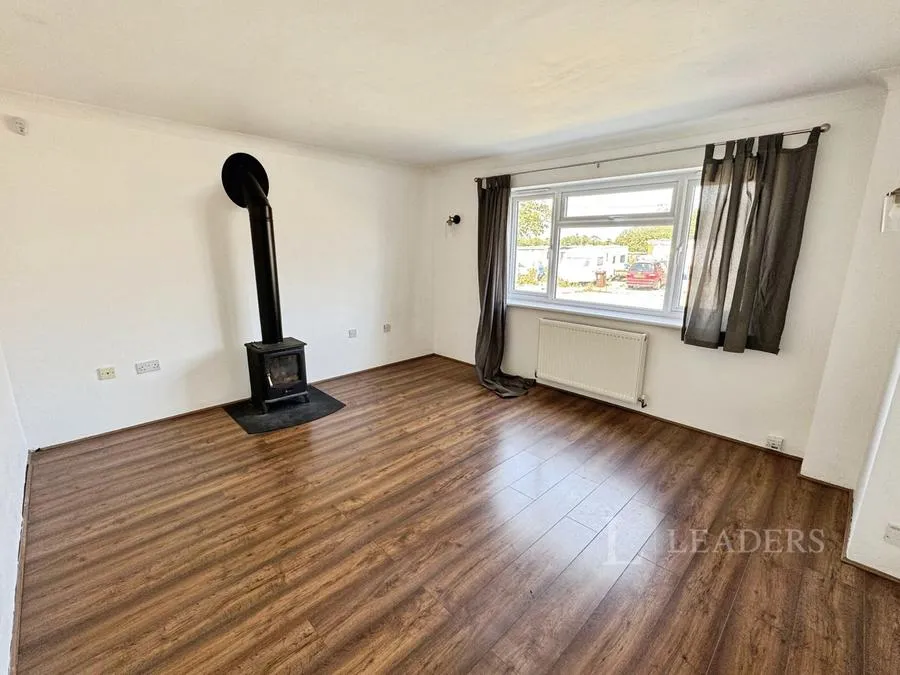 Point Clear Road, St. Osyth, CO16, photo 3