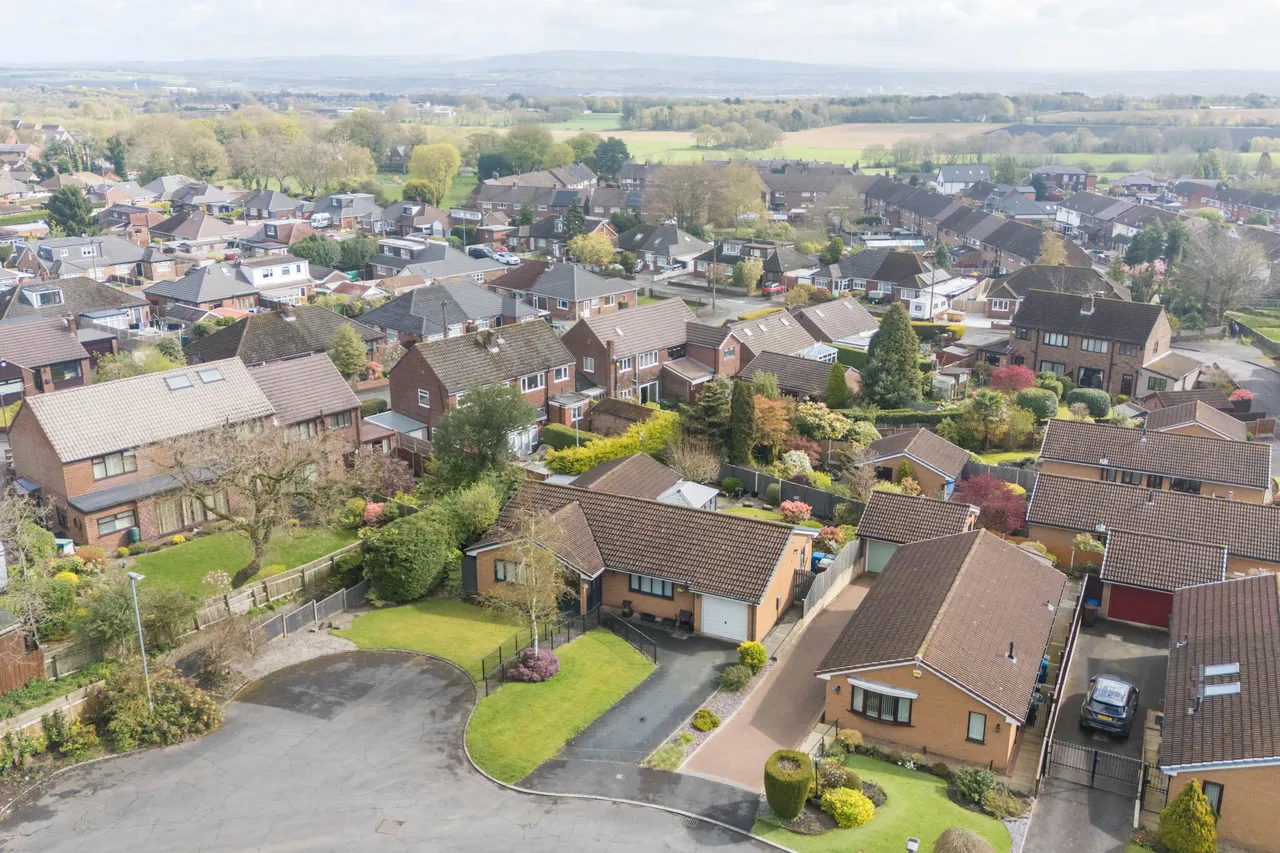 Swinburn Grove, Billinge, WN5, photo 22