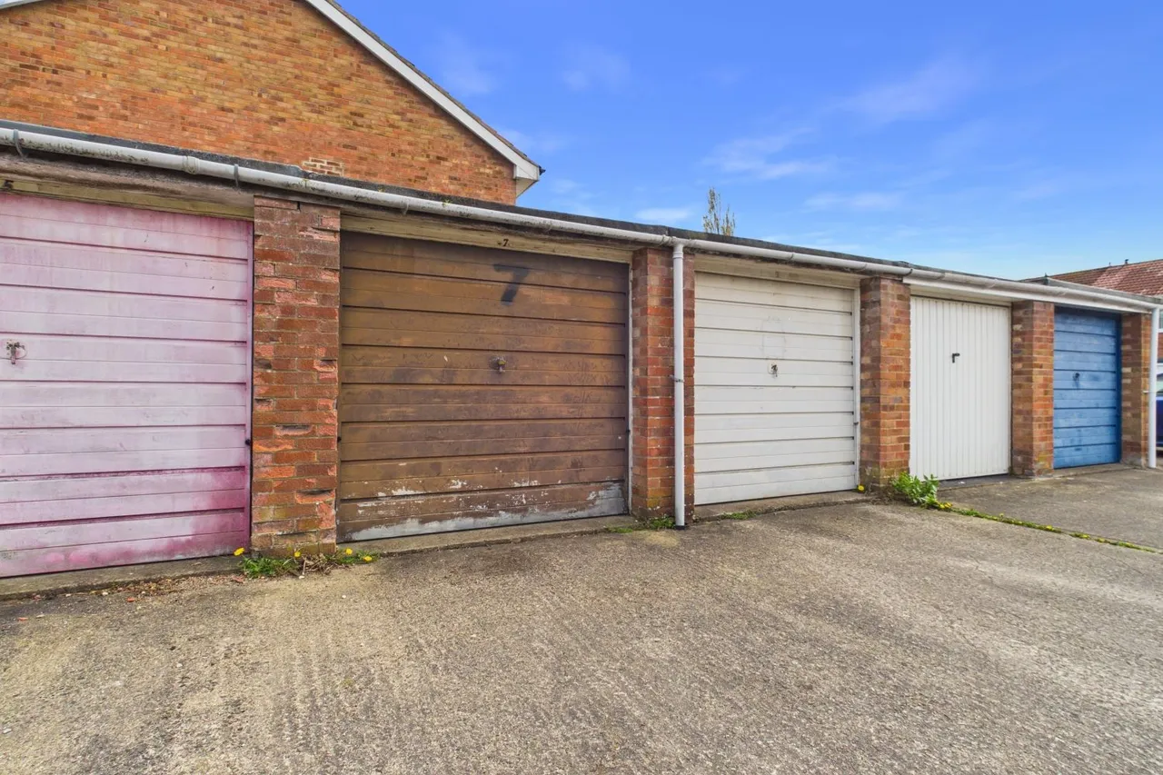 Garths End, Haxby, YO32, photo 15