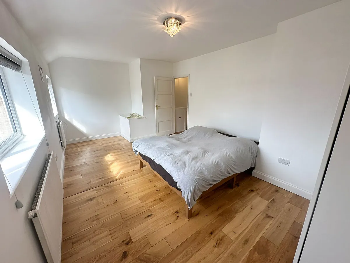Romford, RM3, photo 8