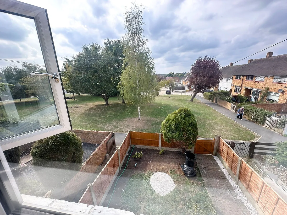 Romford, RM3, photo 7